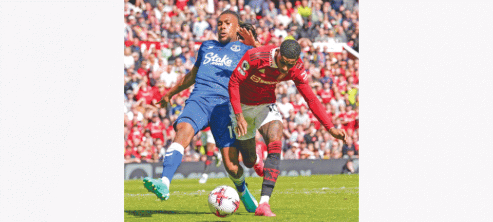 Rashford injury sours routine Man Utd win over Everton