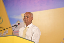 President promises tourism projects once Dhidhdhoo airport developed