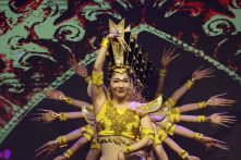 藏历木龙新年：舞蹈《千手观音》