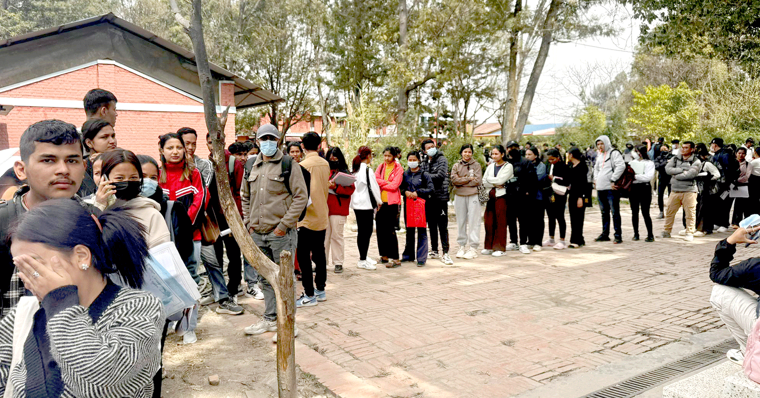 एनओसी कार्यालयमा अत्यासलाग्दो भिड