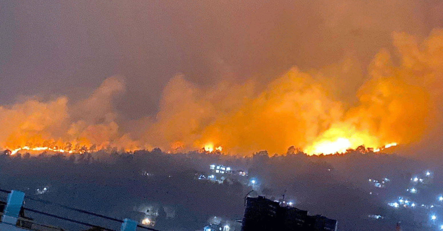 चैत सुरुवातमै आगलागी र डढेलो बढ्यो : पाँच दिनमै एक सय २७ स्थानमा आगलागी, पाँचको मृत्यु, १२ घाइते