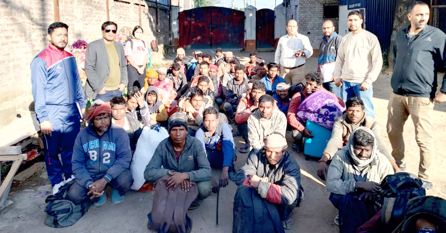 तीन महिनादेखि कस्मिरमा बन्धक ३५ नेपालीको उद्धार 