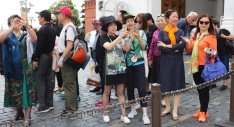 美媒：超七成中国游客计划今年多次出境旅游