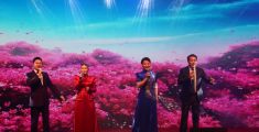 张茂明大使到任招待会暨内蒙古专场文艺：合唱《Resham Firiri》