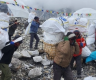 尼泊尔的“反浪费”逆袭之路：扔最少的垃圾，扫最高的山