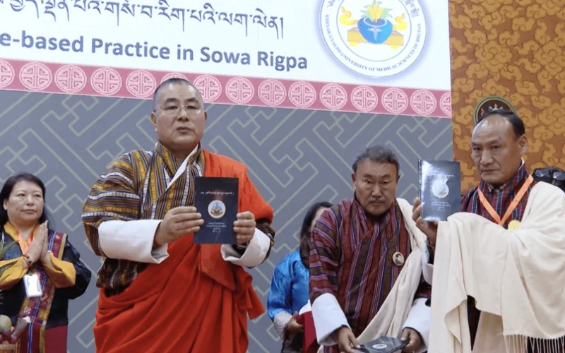 bhutan-publishes-new-traditional-medicine-textbook-to-strengthen-local-healthcare-training_4332
