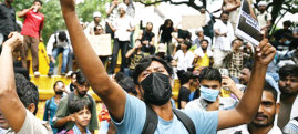 Cockroach youth in talks with govt