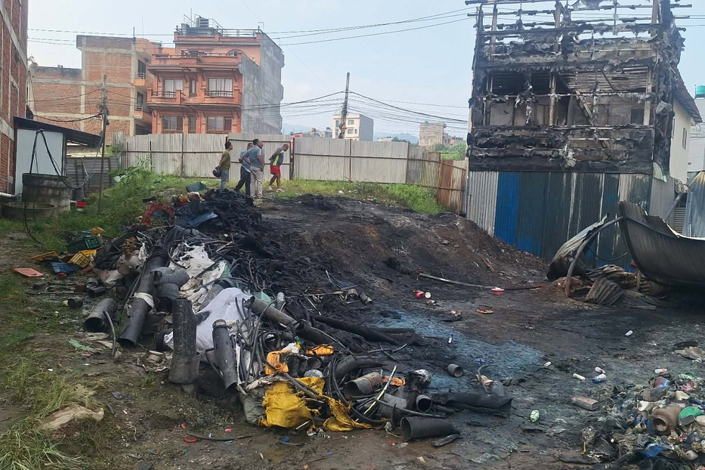 plastic-karkhana-fire-05102026051015-1000x0