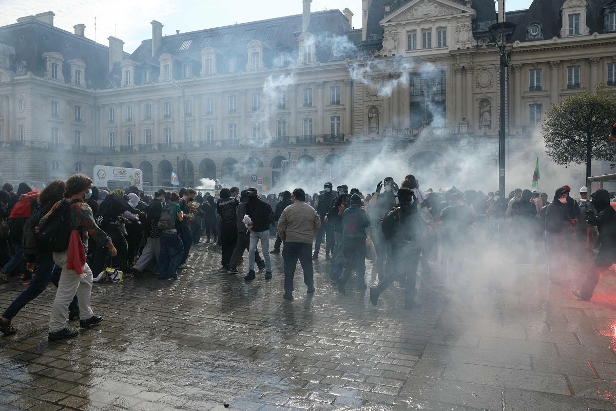 france-riot-1791338729