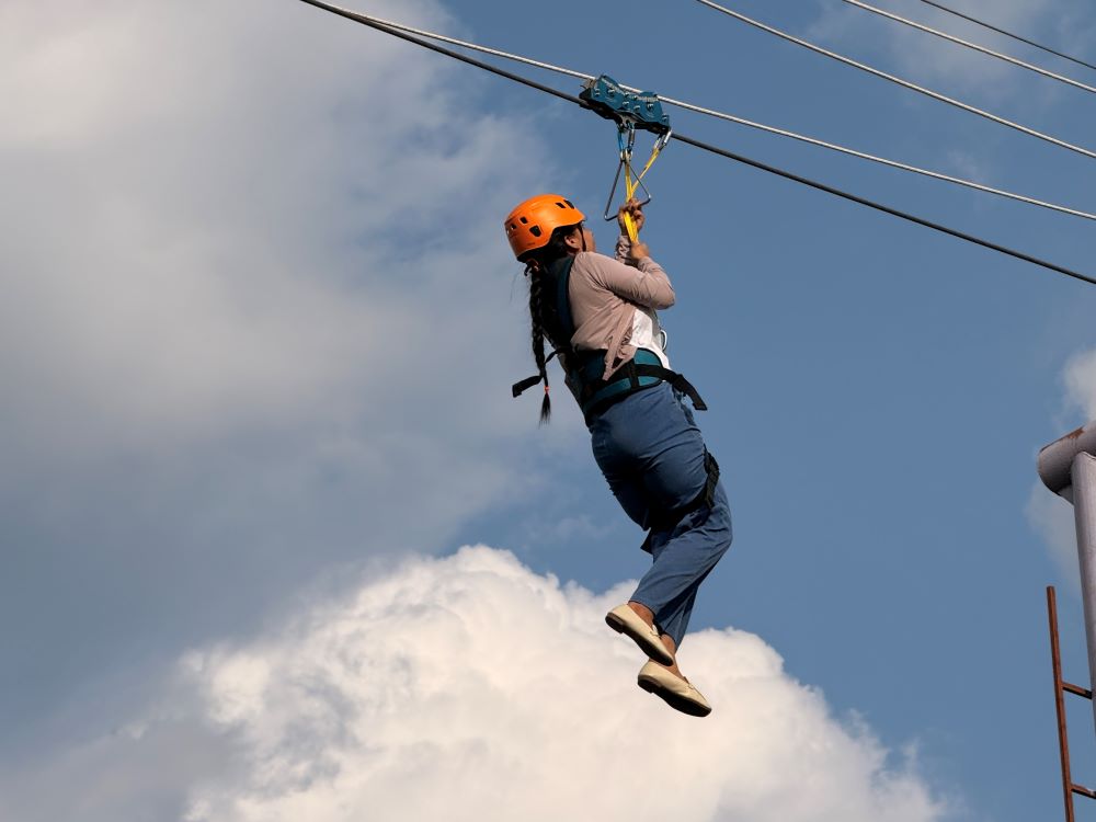 Zipline-and-cable-car
